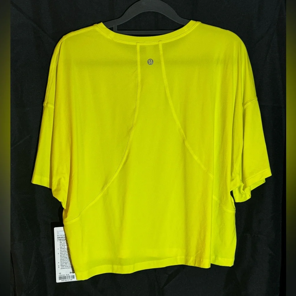 NWT LULULEMON ATHLETICA Abrasion Resistant Training Tee. Size 12 - Picture 4 of 5
